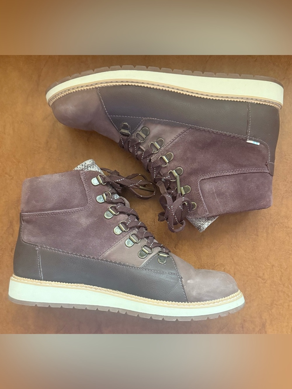 TOMS Mesa Waterproof Lace-Up Ankle Boots Brown Leather Suede Women’s Size 8 EUC - Picture 5 of 9